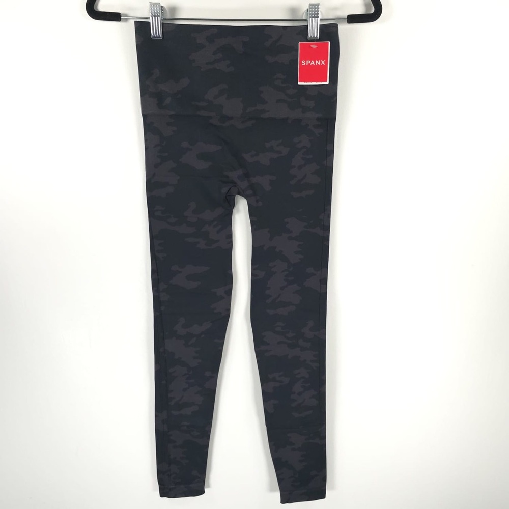 NWT SPANX BLACK CAMO Look At Me Now Seamless Leggings FL3515 Size S/P, M,L - Picture 5 of 12